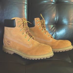 Hardly worn Timberland - Linden Woods ankle boots; Women’s size 8